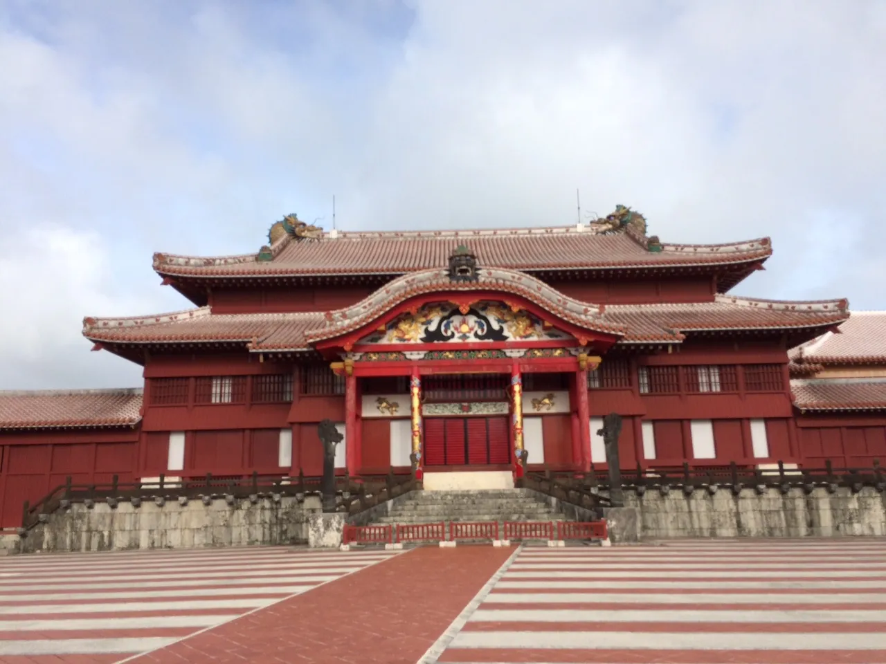 なぜ、沖縄に米軍基地が集中しているのか 首里城