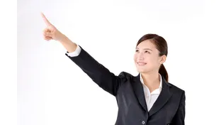 目標を示す女性講師