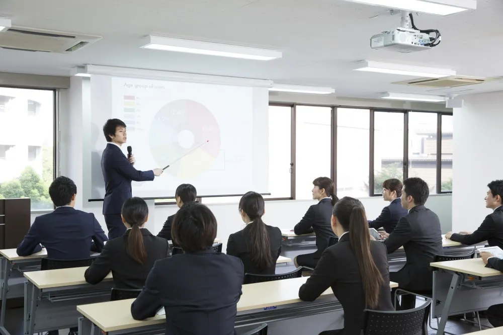 塾講師に研修はある？その内容や習得できるスキルについて