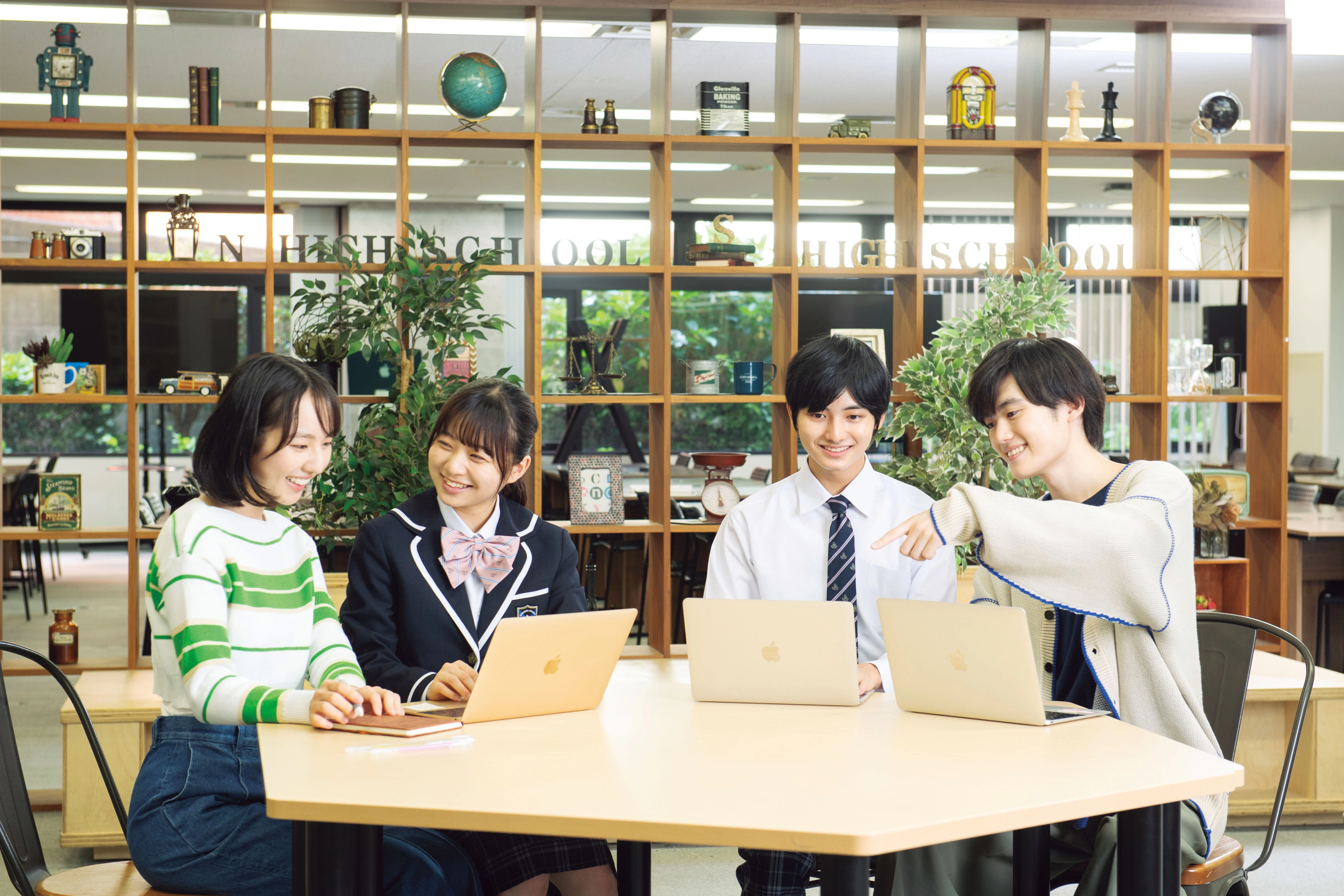 スライドイメージ（３） 角川ドワンゴ学園 N Co