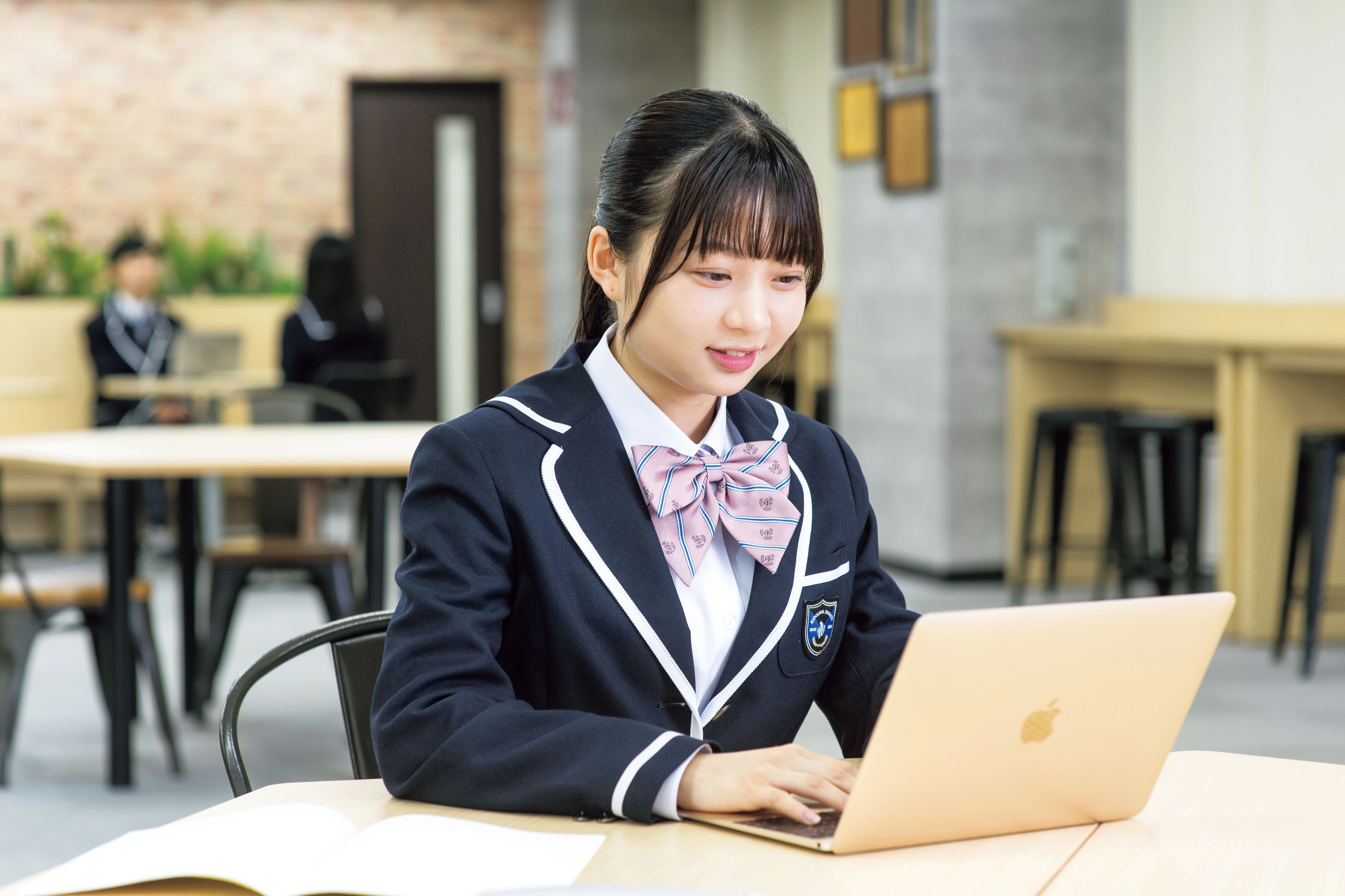 スライドイメージ（２） 角川ドワンゴ学園 N Co