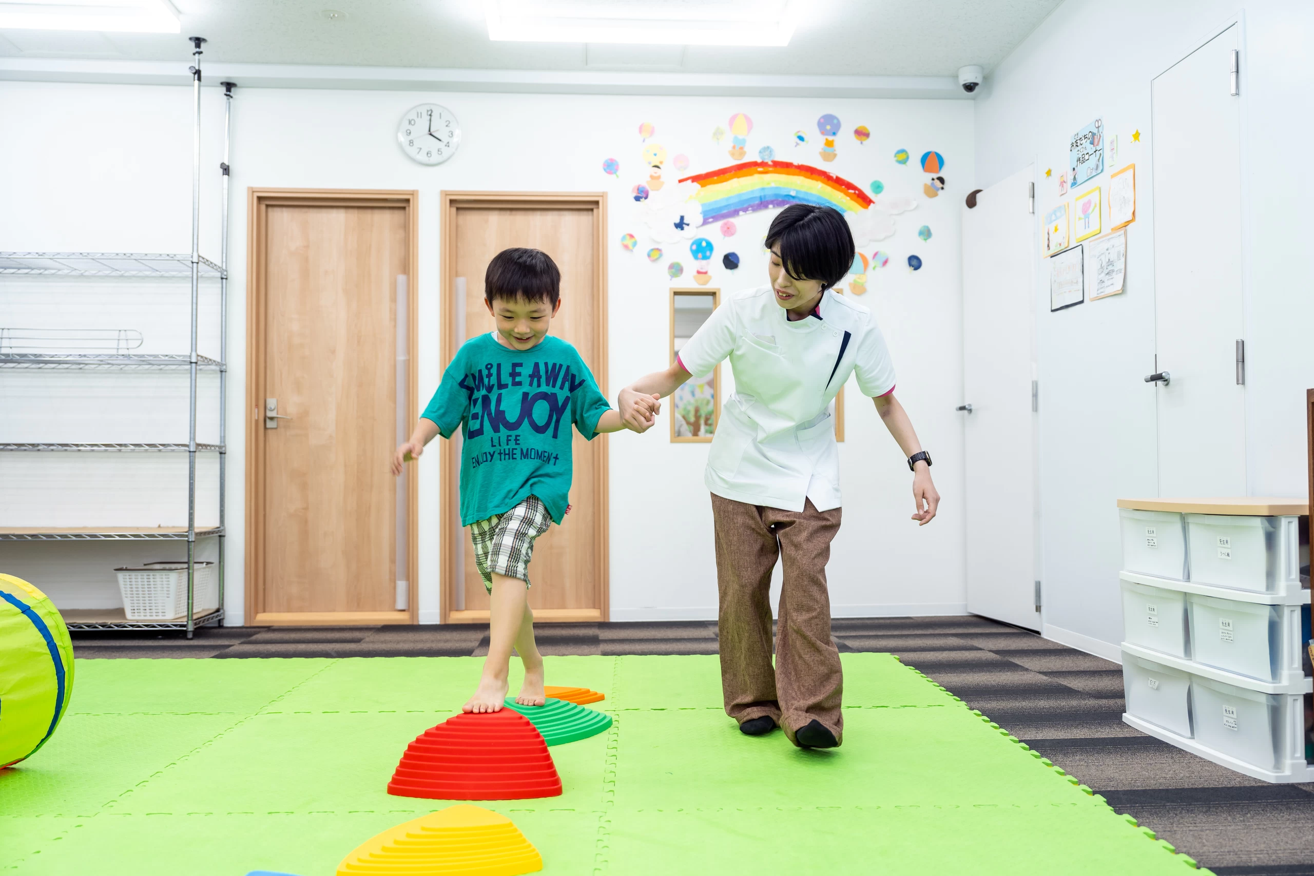 スライドイメージ（４） 翼学院グループ 児童発達支