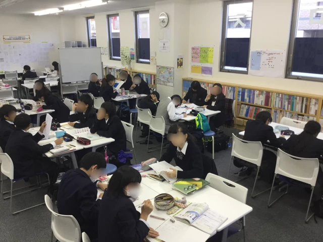 スライドイメージ（３） 学習スタジオクロスロード 