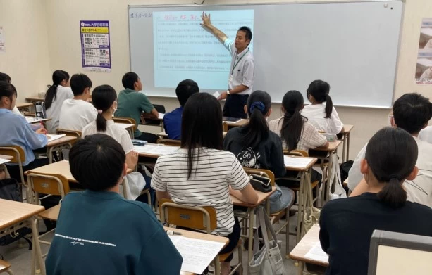 スライドイメージ（２） 啓真館 三木校