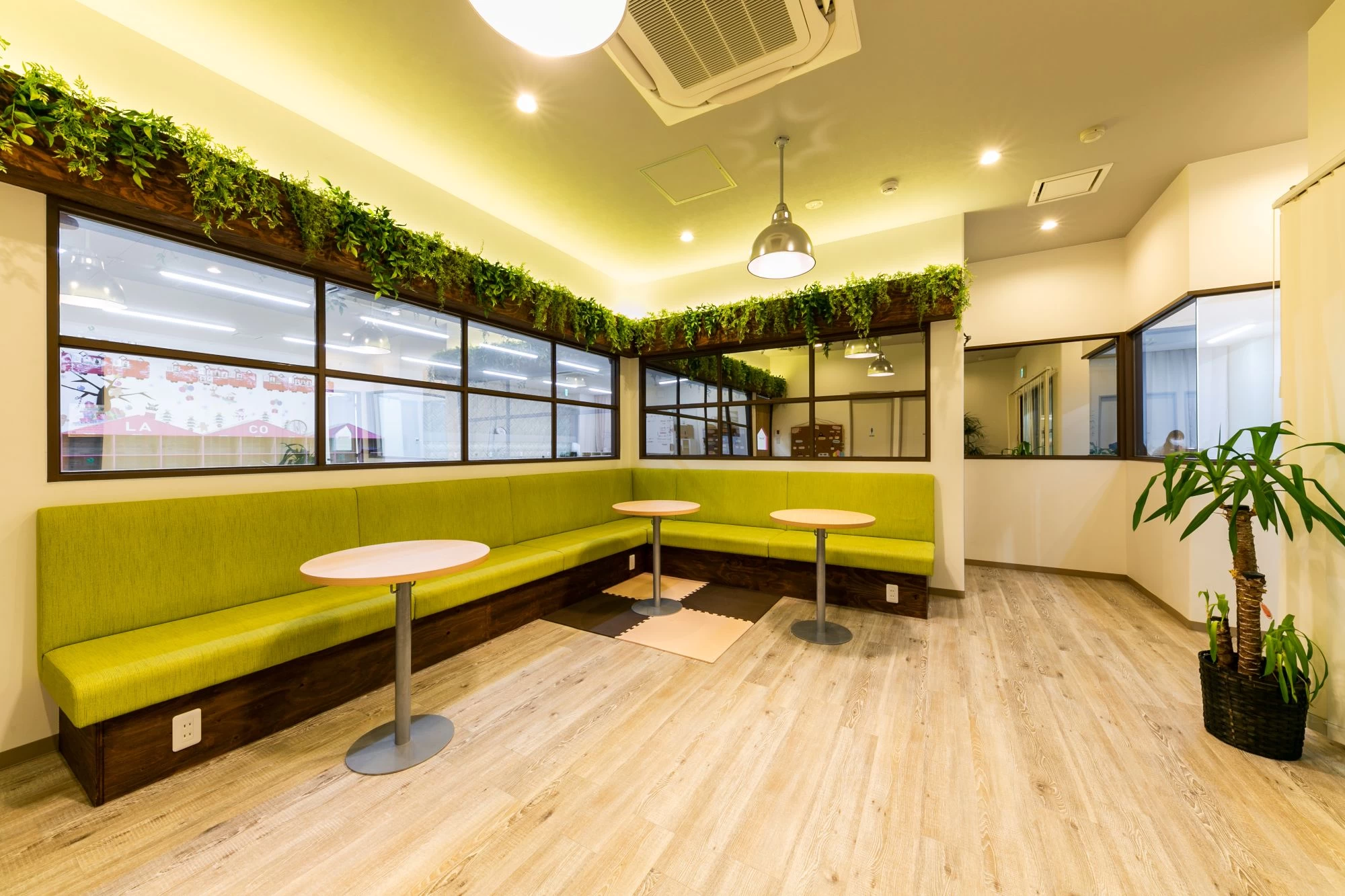 スライドイメージ（２） TELACO一社校