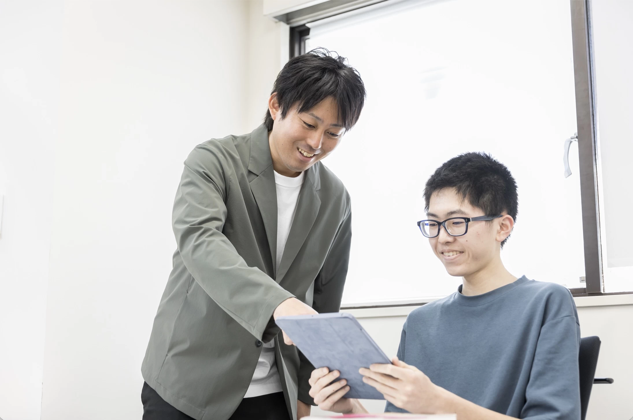 スライドイメージ（４） アクシブアカデミー 四日市