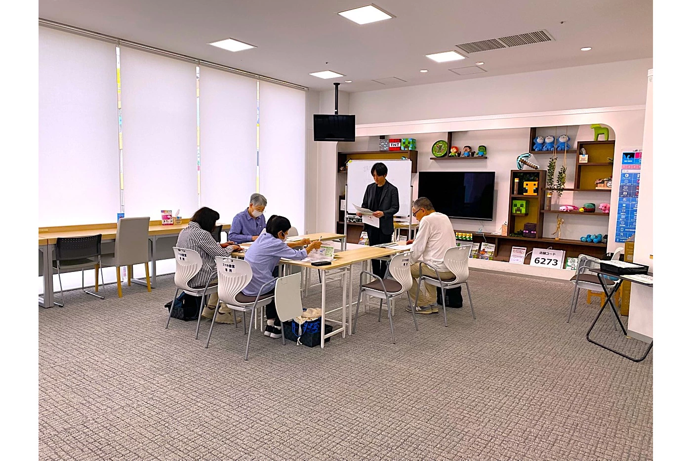 スライドイメージ（２） プロクラ ドコモショップ新