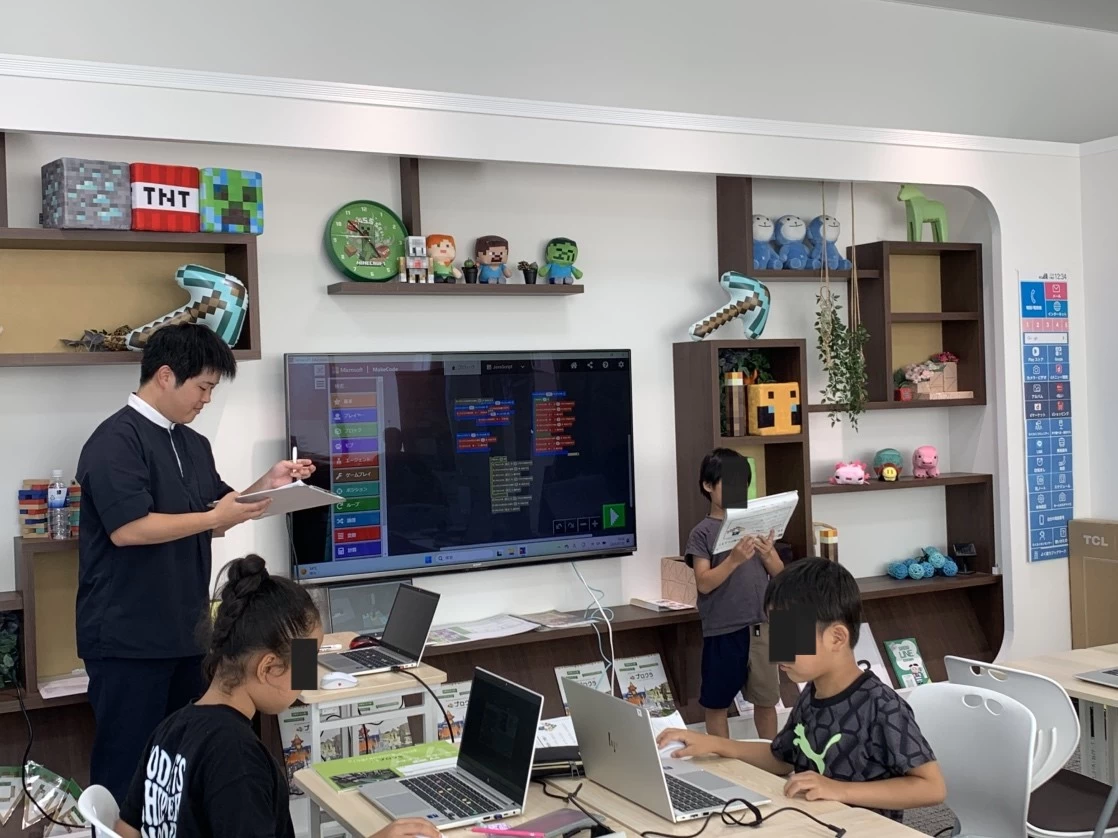 スライドイメージ（４） プロクラ ドコモショップ新