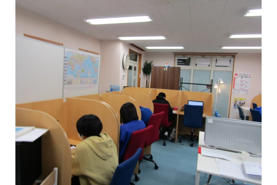 スライドイメージ（４） スクールトビラ湖西校