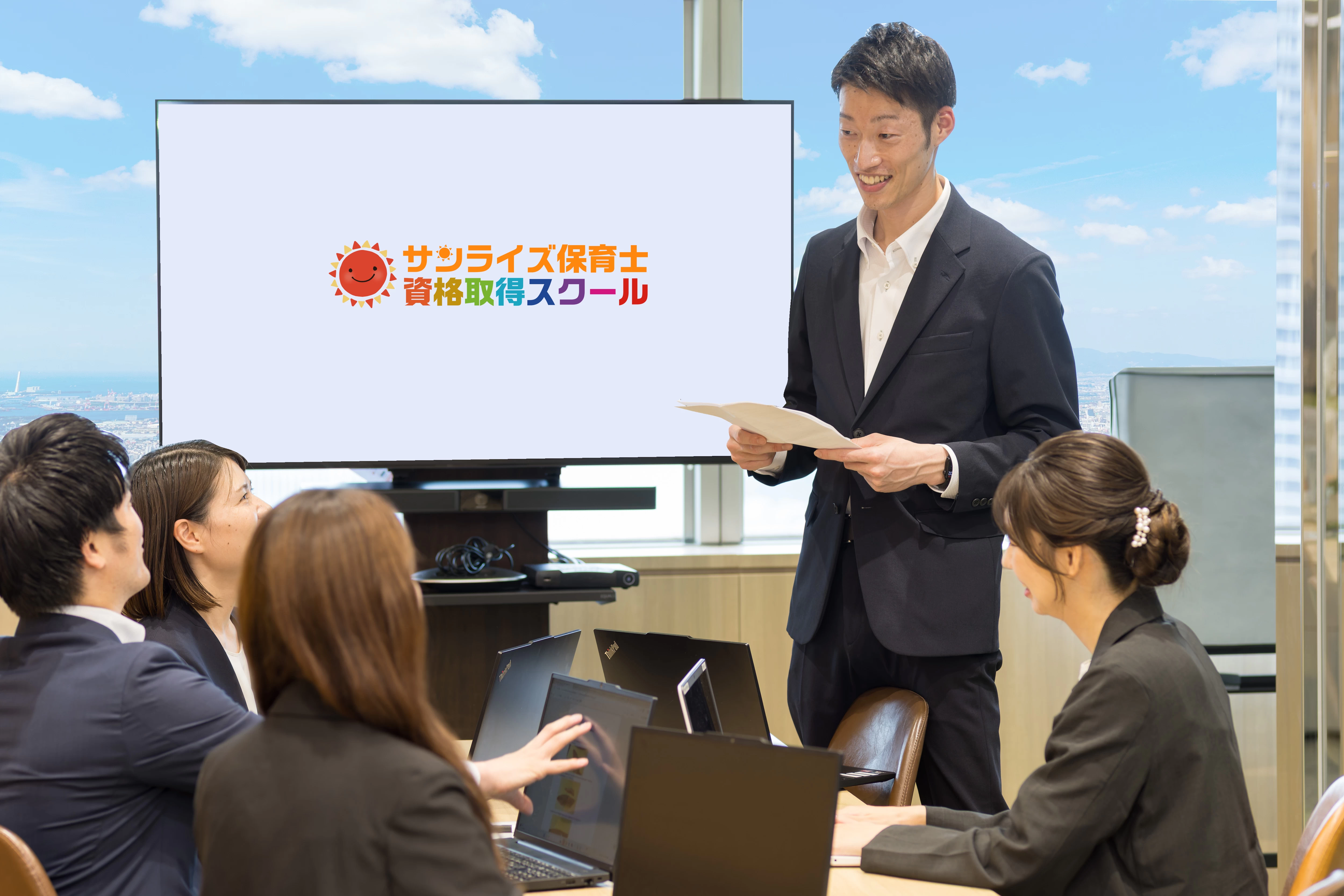スライドイメージ（１） サンライズ保育士資格取得ス