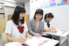 スライドイメージ（２） 個別指導 Wings(ウィ