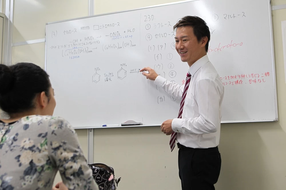 スライドイメージ（３） 富士学院 福岡校
