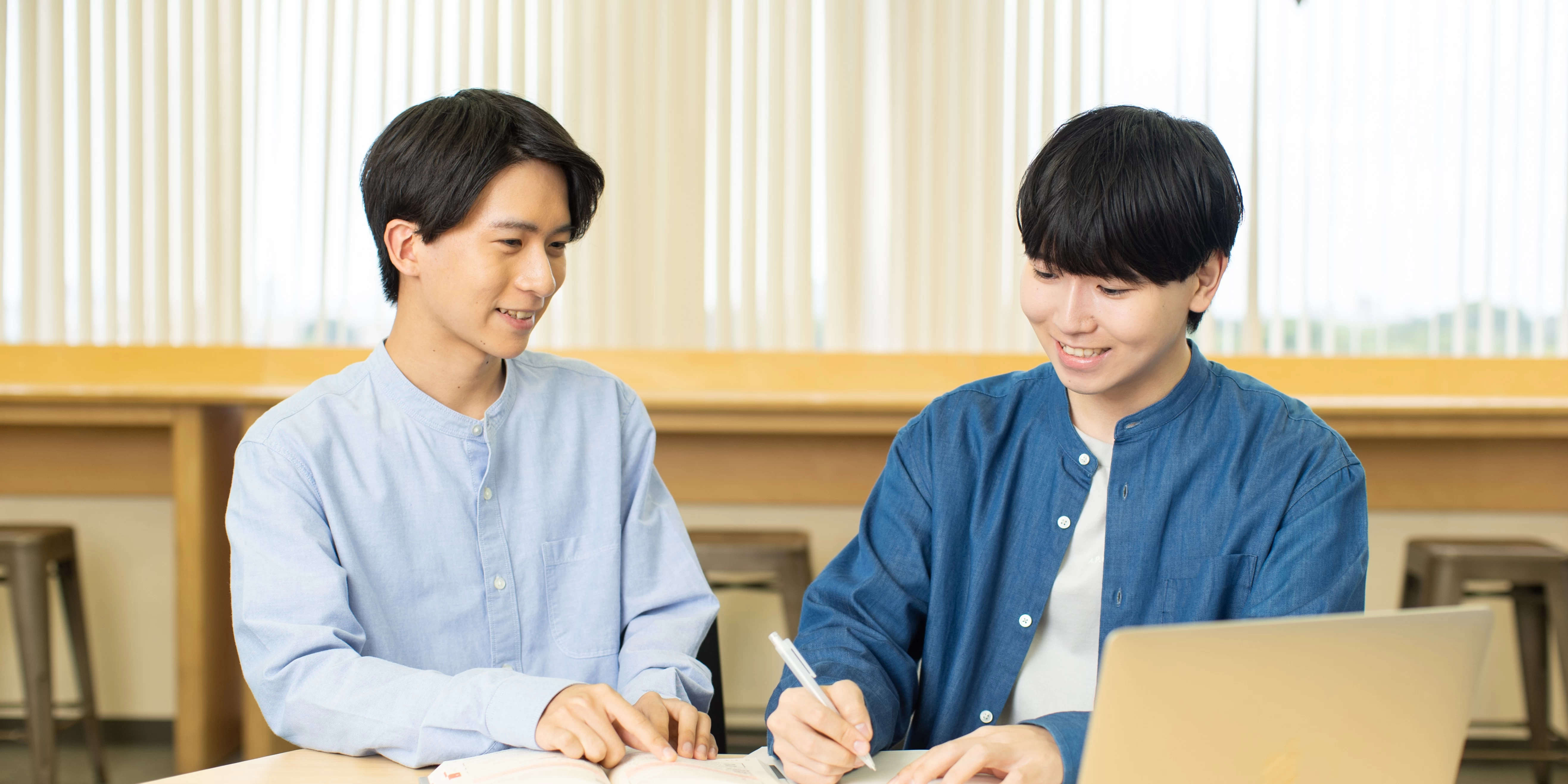 スライドイメージ（１） 学校法人角川ドワンゴ学園　